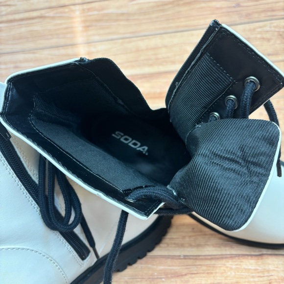 Soda Firm Women Lace Up Combat Boots with Side Zipper. White. Sz 10. - Picture 9 of 15